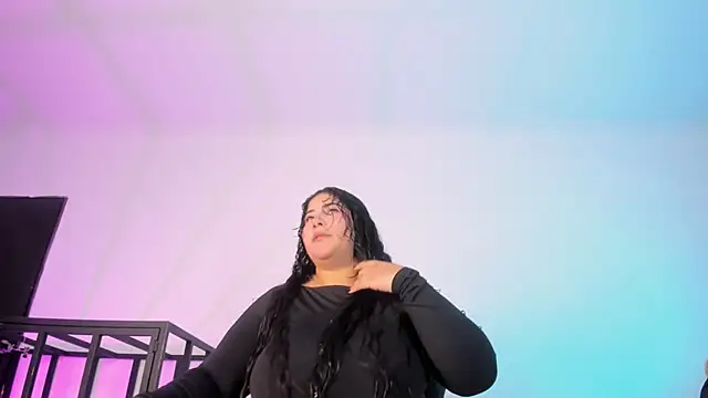 AmberiniHoffman online show from April 2026 12:09:01 PM