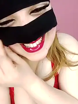 sexy-mariya online show from April 2026 03:52:01 PM