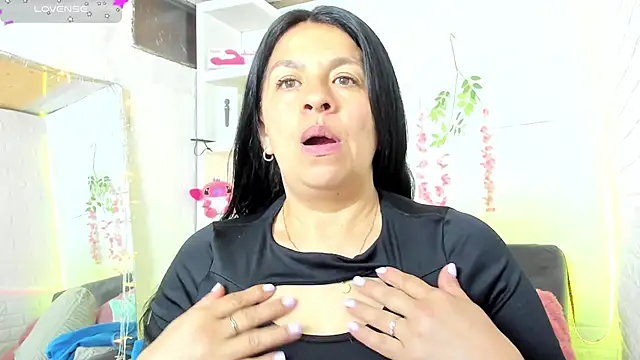 Snapshot of mariposa_boobs chatting on September 2025 01:10:02 PM mariposa boobs online show from September 2025 01:10:02 PM