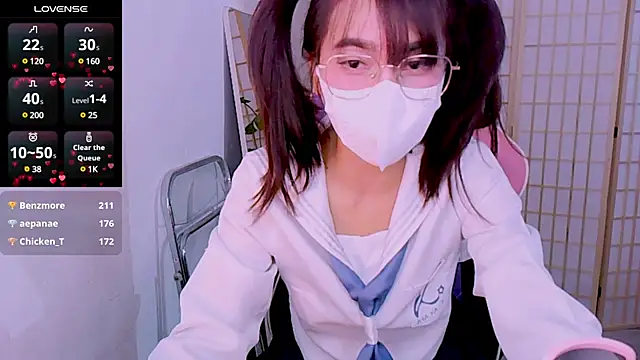 Snapshot of desiregirl69 chatting on February 2025 06:15:01 PM desiregirl69 online show from February 2025 06:15:01 PM