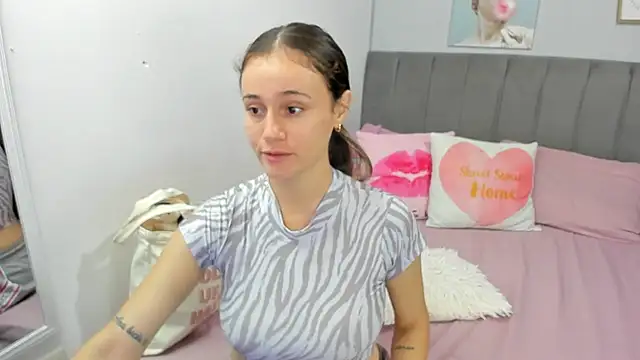 naughtyloverss online show from April 2026 04:22:02 PM