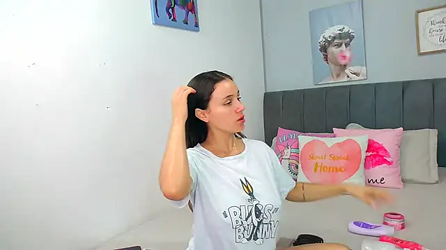 naughtyloverss online show from February 2026 04:04:01 PM