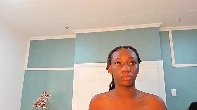 Snapshot of Khenta_Michells chatting on September 2025 10:51:02 AM Khenta Michells online show from September 2025 10:51:02 AM
