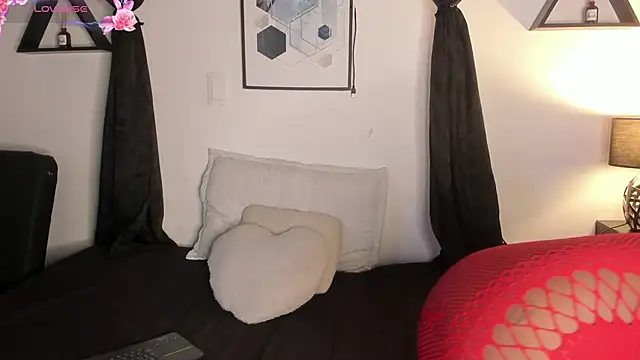 Khenta Michells online show from February 2026 10:48:01 AM