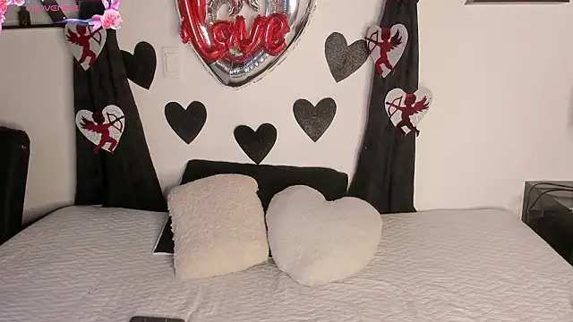 Khenta Michells online show from February 2026 10:37:01 AM