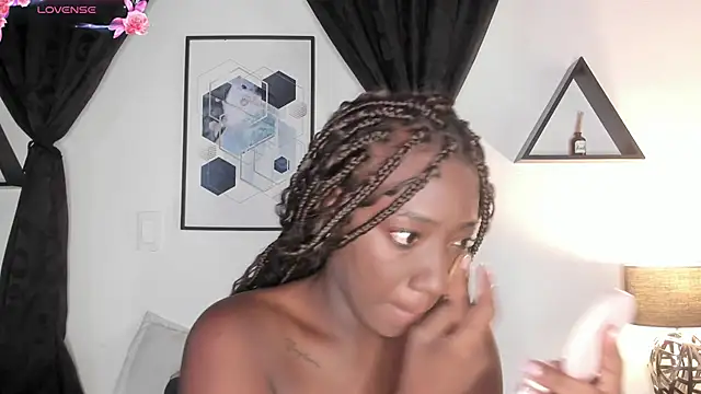 Khenta Michells online show from March 2026 10:42:01 AM