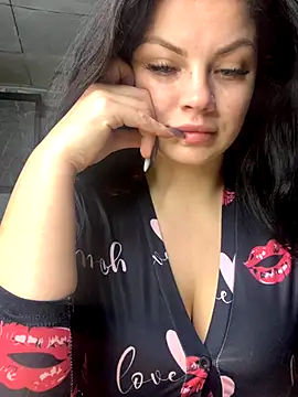 Snapshot of Sweeeeet_Candy chatting on December 2025 03:29:02 AM Sweeeeet Candy online show from December 2025 03:29:02 AM