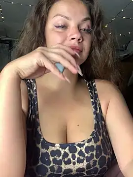 Snapshot of Sweeeeet_Candy chatting on June 2026 02:06:01 AM Sweeeeet Candy online show from June 2026 02:06:01 AM