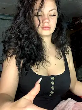 Snapshot of Sweeeeet_Candy chatting on November 2025 03:32:01 AM Sweeeeet Candy online show from November 2025 03:32:01 AM