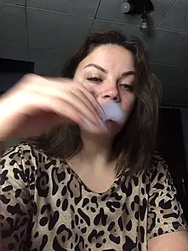 Snapshot of Sweeeeet_Candy chatting on February 2025 05:23:01 AM Sweeeeet Candy online show from February 2025 05:23:01 AM