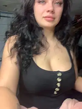 Snapshot of Sweeeeet_Candy chatting on November 2025 02:49:01 AM Sweeeeet Candy online show from November 2025 02:49:01 AM