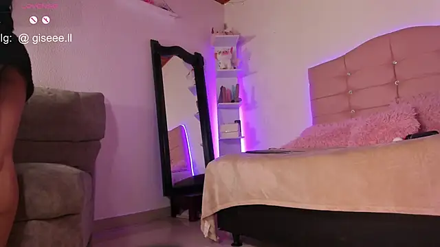Gisell s online show from October 2025 08:32:02 PM