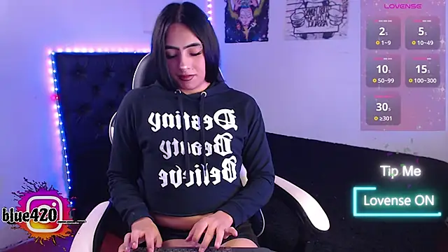 Skyler  blue4 online show from November 2025 09:08:01 PM