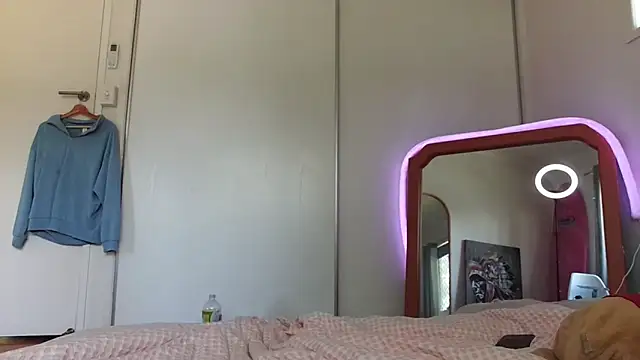 Snapshot of lexifeverr chatting on February 2025 02:33:01 AM lexifeverr online show from February 2025 02:33:01 AM