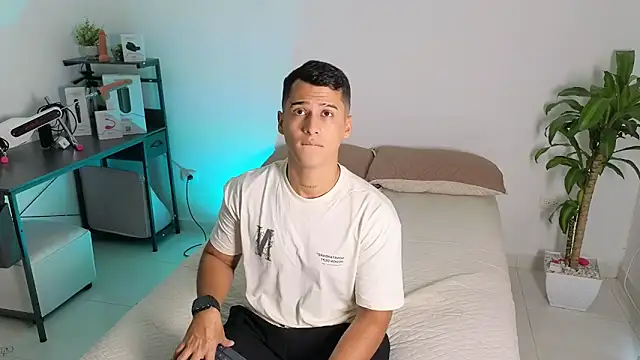 hot69temptation  online show from February 2026 03:42:01 PM