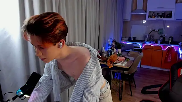 Snapshot of AndrewwCarter2 chatting on January 2025 05:53:01 PM AndrewwCarter2 online show from January 2025 05:53:01 PM