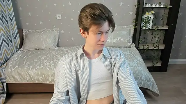 AndrewwCarter2 online show from December 2025 07:39:02 PM