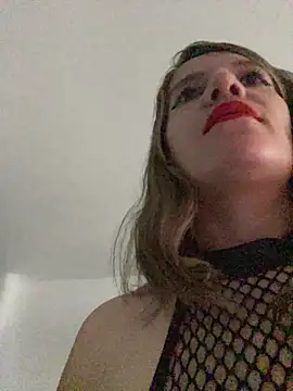 gwen ashly online show from April 2026 08:46:02 PM