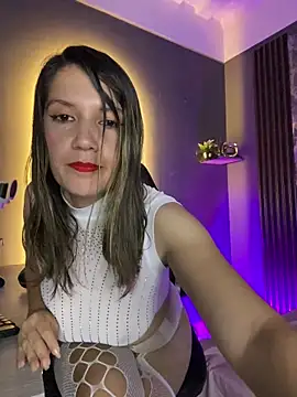 gwen ashly online show from February 2026 08:11:02 PM