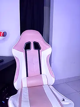 Snapshot of gwen_ashly chatting on October 2025 07:35:02 PM gwen ashly online show from October 2025 07:35:02 PM