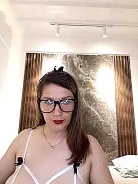 gwen ashly online show from October 2025 07:58:02 PM