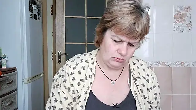 Snapshot of Ettie_Tonia chatting on February 2025 01:16:01 PM Ettie Tonia online show from February 2025 01:16:01 PM
