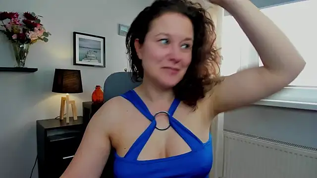 Snapshot of OLIVIA_lux chatting on March 2025 01:48:01 PM OLIVIA lux online show from March 2025 01:48:01 PM