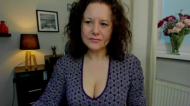 Snapshot of OLIVIA_lux chatting on February 2025 06:39:01 AM OLIVIA lux online show from February 2025 06:39:01 AM