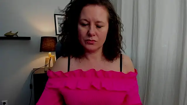 Snapshot of OLIVIA_lux chatting on February 2025 01:41:01 PM OLIVIA lux online show from February 2025 01:41:01 PM