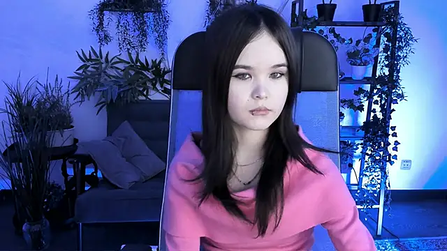 Elainebeness online show from November 2025 08:31:01 PM