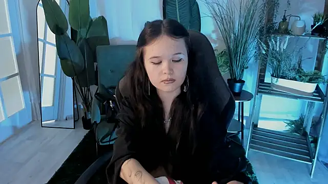 Elainebeness online show from July 2026 04:29:01 PM