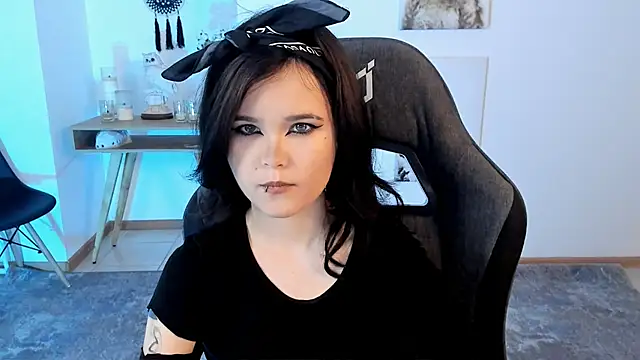 Elainebeness online show from February 2025 07:21:02 PM