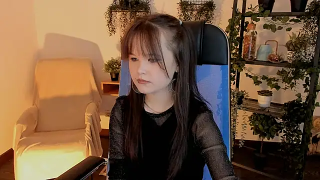 Elainebeness online show from February 2026 04:17:01 PM