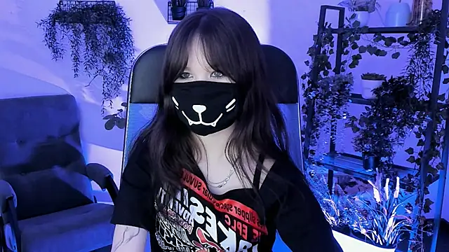 Elainebeness online show from April 2026 04:24:01 PM