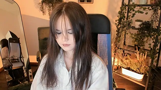 Elainebeness online show from April 2026 04:05:01 PM