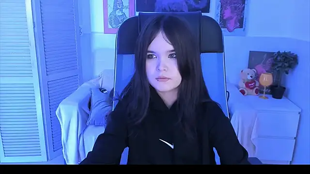 Elainebeness online show from November 2025 07:52:02 PM