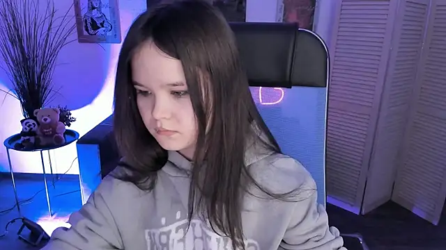 Elainebeness online show from November 2025 11:27:01 PM