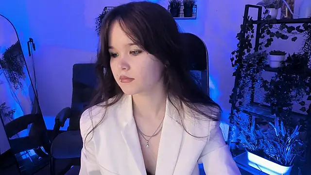 Elainebeness online show from May 2026 11:22:02 PM