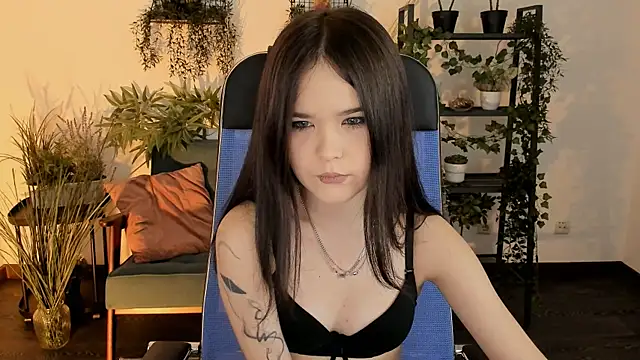 Elainebeness online show from December 2025 07:07:02 PM