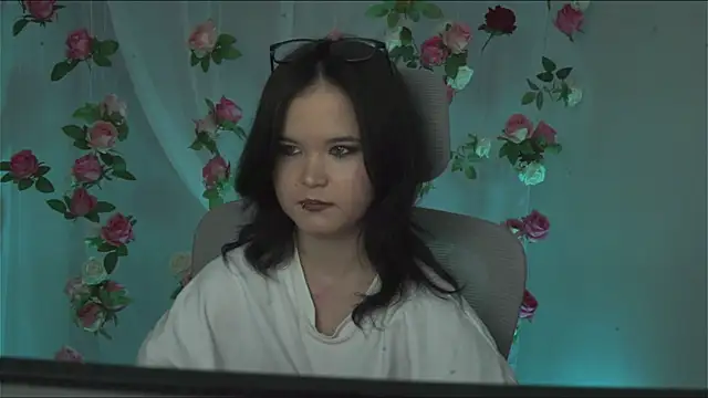 Elainebeness online show from February 2025 07:27:02 PM
