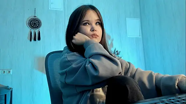 Elainebeness online show from November 2025 07:29:01 PM