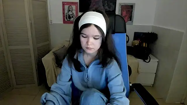 Elainebeness online show from October 2025 07:29:01 PM