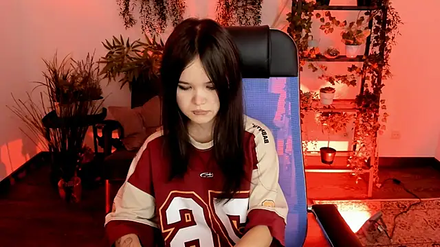 Elainebeness online show from November 2025 07:36:02 PM