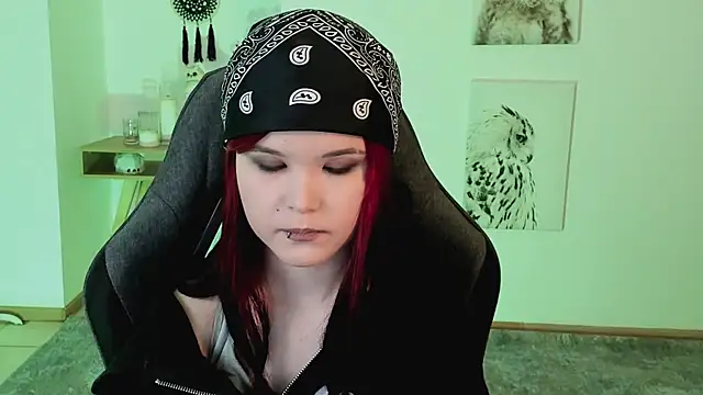 Elainebeness online show from March 2025 10:11:01 PM
