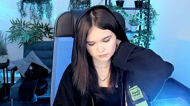 Elainebeness online show from November 2025 09:46:01 PM