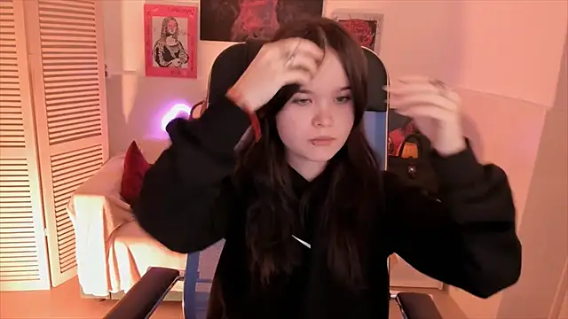 Elainebeness online show from November 2025 07:29:02 PM