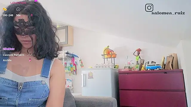 Snapshot of salomea_r chatting on February 2026 02:41:02 PM salomea r online show from February 2026 02:41:02 PM