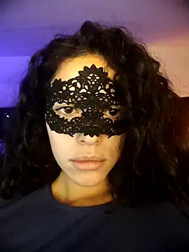 salomea r online show from December 2025 08:42:02 PM