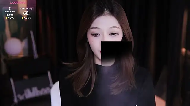 LucyKI online show from November 2025 03:12:02 PM