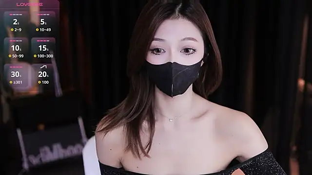 LucyKI online show from November 2025 02:05:01 PM